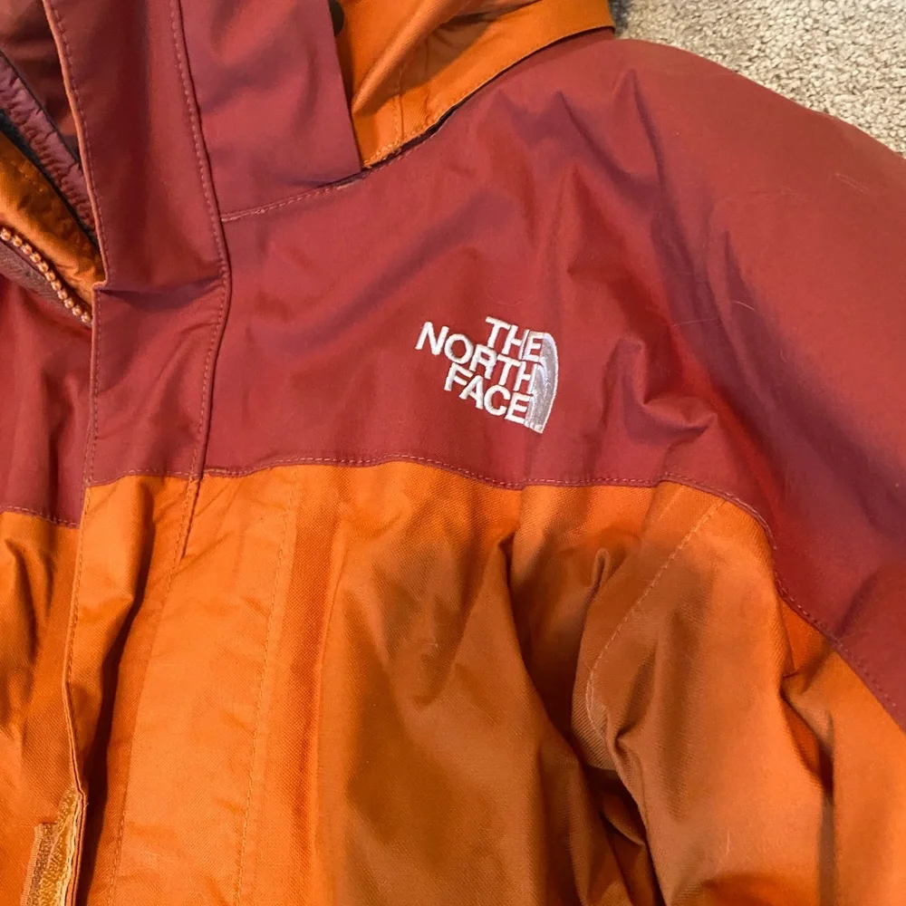 The North Face Hyvent shell and zip out down liner - Picture 3 of 7